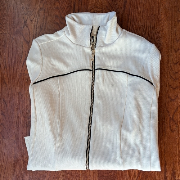 Anne Klein Lightweight Zip-Front Jacket with Black Piping Pique Knit - Picture 4 of 15